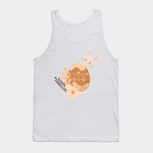 Happy Easter bunny hiding behind festive decorated egg Tank Top